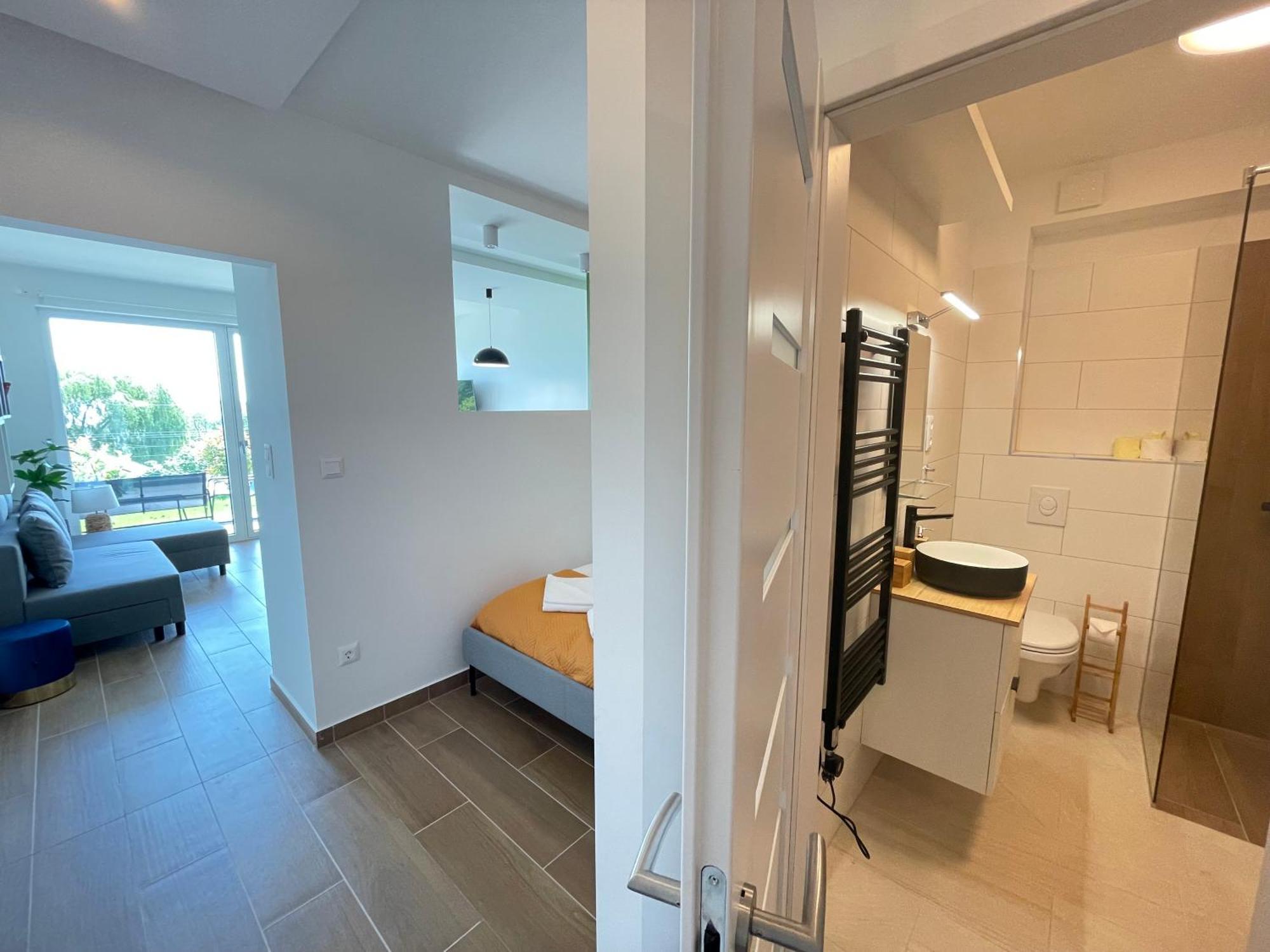 Panorama Superior Apartments - Pool, Garden, Parking Balatonalmadi Exterior photo